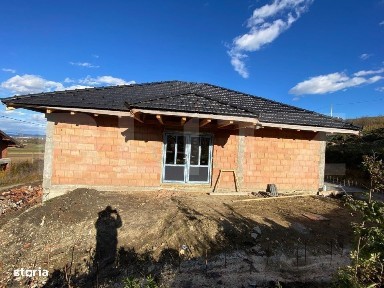 Casa moderna pe parter, semifinisata, teren 500 mp - Apahida