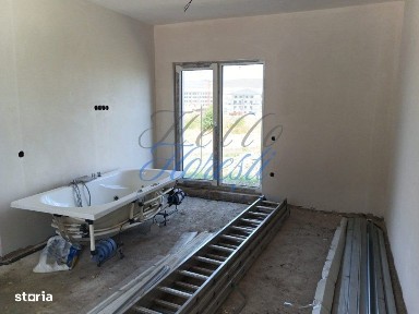 Unitate din triplex, 119mp utili, 2 locuri de parcare, zona Terra