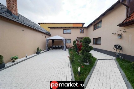 Casă superbă P+E cu 2 corpuri independente - Investiție