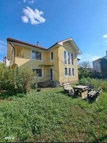 Casa de Vanzare zona Stefan Cel Mare