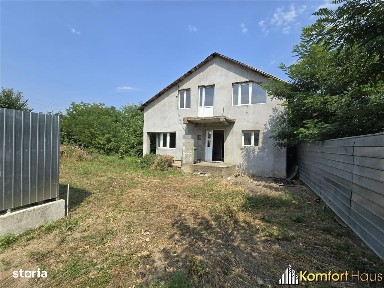 Casa la rosu in Letea Veche