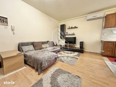 Apartament cu 3 camere, debara si terasa inchisa de 12 mp in Giroc.
