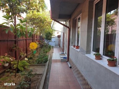 Vila P+1 299mp Construita din caramida, anul 2000, teren 300mp