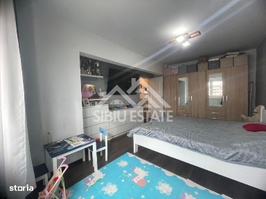 Apartament de vanzare cu 3 camere,2 bai,pivnita s.u 63.4 mp-Cartier Va