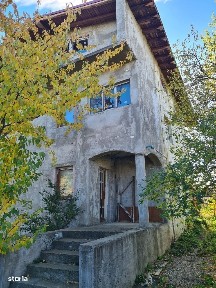 Vila P+1+M Adjud - zona foarte buna