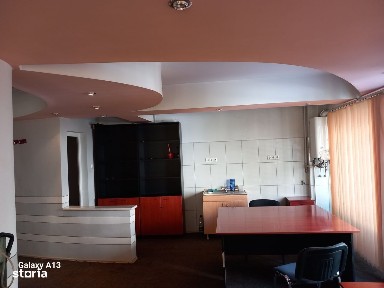 Ag BRASADAS închiriaza apt ULTRACENTRAL 82mp la etajul 1.