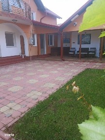 Casa mobilata si utilata pe strada linistita cu acces usor