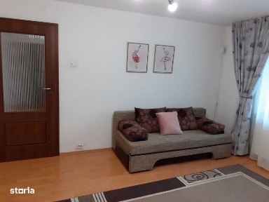 Inchiriez apartament cu 2 camere - Rovine, cu centrala proprie