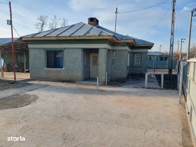 Casa de vacanta +teren 2500 m2