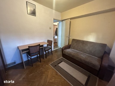 Gheorghe Lazar-Piata700 2 camere-Centrală Proprie, Clima.280 Euro