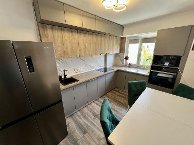 Vand apartament cu 3 camere, 80 mp utili, cu parcare