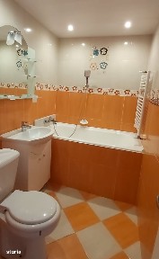 Inchiriez apartament 3 camere etaj 2/4
