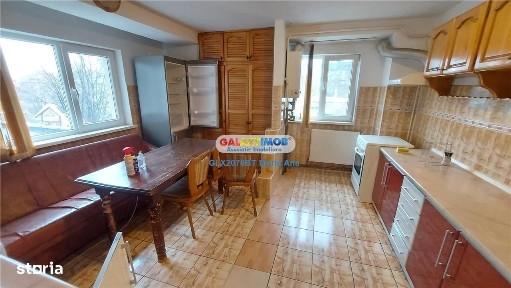 Inchiriere, apartament 3 camere, 90 mp., etaj 1!