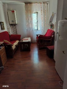 Vând apartament 4 camere Mioveni,zona Robea,etaj 1, 2 balcoane
