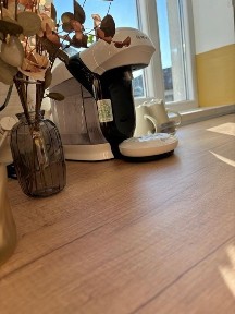 Închiriez o garsonieră.