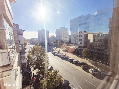 Ap.4 camere in centrul orasului, Str Primăveri bl.FA27 cu 2 bai