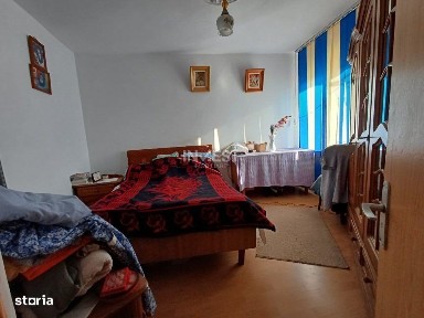 Apartament 3 camere decomandat, mobilat, centrala, beci + boxa - zon