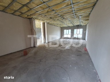 Spatiu comercial suprafata 132 mp se poate vinde si separat 66 si 66mp