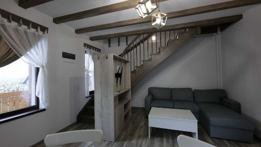 Apartament duplex în vilă nouă, parcare, zona Cetățuia