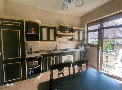 Apartament la casa central de INCHIRIAT sau VANZARE