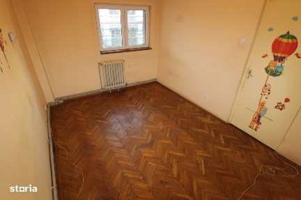 Apartament 4 camere, zonă centrală, Liceul Tudor