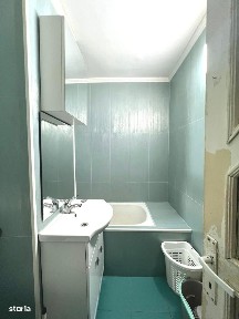 Apartament 2 camere 48mp zona Sf Vineri bloc izolat 48.000eur neg