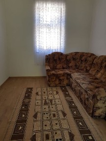 Vand casă zona centrala sat Berivoi !