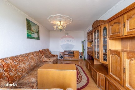 Apartament 3 camere decomandate - Strada Bicaz, zona Narcisa