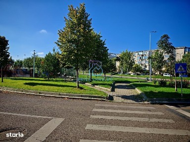 Doamna Ghica, bloc 2002, etaj 3/4, decomandat, doua bai