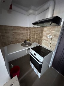 Garsoniera de inchiriat - bloc modern Poarta 6