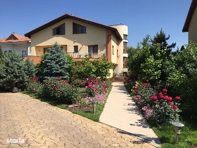 Vilă superbă, 13-17 cam, ponton privat și v. panoramică la Lacul Morii