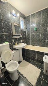 Apartament 3 camere de vanzare - Str. Dezrobirii, Craiova