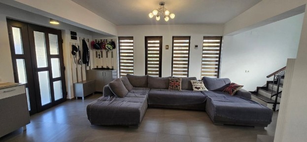 Casă de Vânzare în Râmnicu Vâlcea - Intrarea Episcop Inochentie