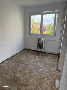 Apartament cu 3 camere, et.3
