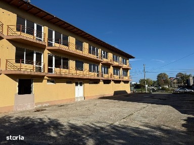 Imobil pe malul lacului din Costinesti