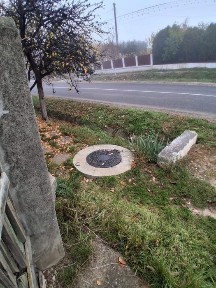 Vând casă bătrânească Straoane centru