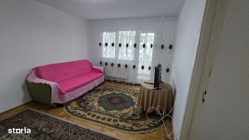 Ofer spre închiriere apartament cu 2 camere