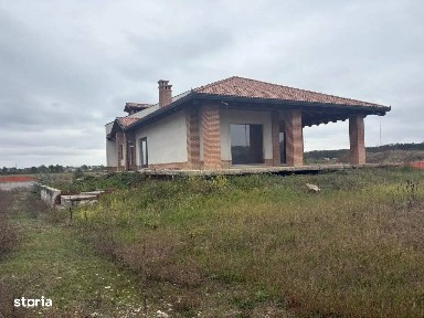 Vila Nefinalizata 10 camere 600 m Utili 2500 m Teren Padure 400 m