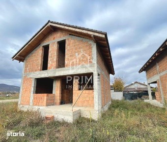 Casa la rosu | 3 dormitoare | zona Arex | Ampoi 3 | Alba Iulia | 123mp