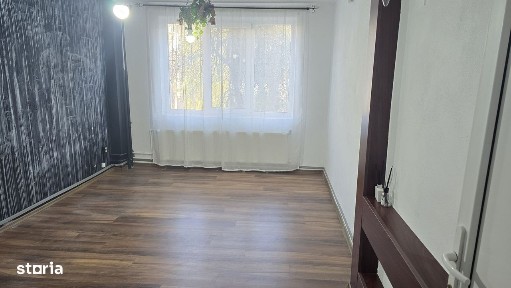 Inchiriez spatiu comercial in Deva, zona A. Iancu (Catedrala), etaj 1