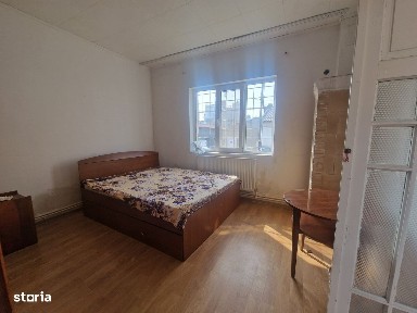 Trocadero- Casa 6 camere, construcție caramida, Deschidere la 2 strazi