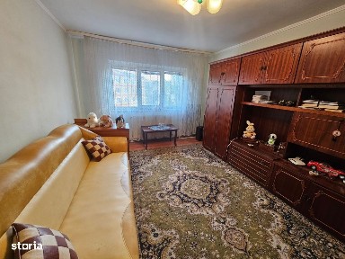 Apartament cu 2 camere de vânzare în Curtea de Argeș.