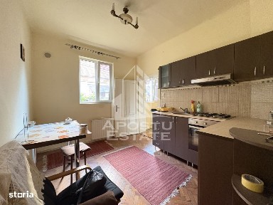 Apartament 2 camere, parter înalt, centrala proprie zona Sinaia