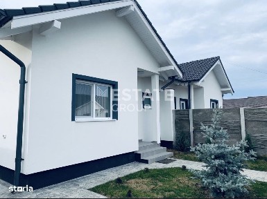 Duplex cu 3 camere in Mosnita Noua la asfalt