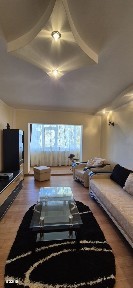 Ofer spre închiriere apartament 3 camere centru