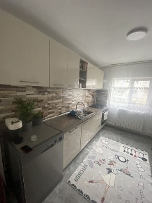 Vand apartament cu 3 camere