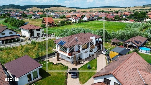 Casa de lux, teren 1084 mp,375 mp utili, garaj, foisor si loc de joaca
