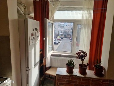 Apartament Craiovita 2camere cu centrala 1/4