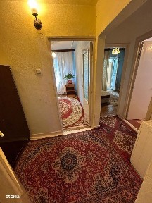 De vanzare 3 camere,2 balcoane zona Piata Mare