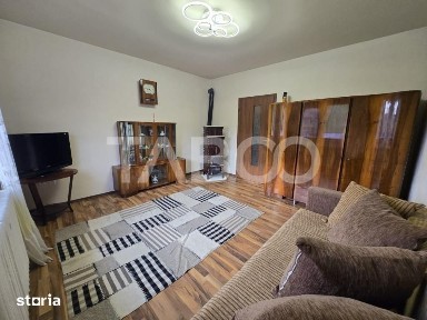 Casa individuala de vanzare 120mp 4 camere si curte 1310mp Gusterita